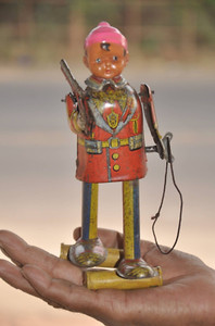 Jouet Ancien Soldat Mécanique – Fer Litho (tin Toy), Japon, Avec Pistolet