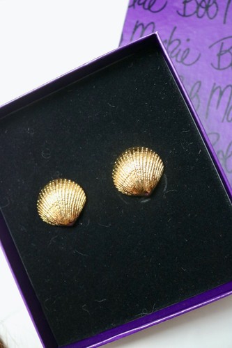 Bob Mackie NIB Gold-Toned Textured Shell Clip-On Earrings - Elegant Jewelry