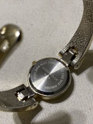 Vintage Goldtone Vivani Cuff Wa “Accutime Watch NY” Vivani Ladies Gold Tone Cuff Quart Watch K4097A Accutime  main image 4