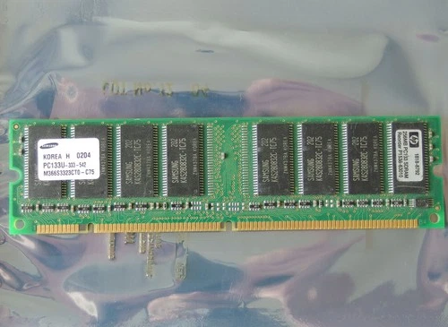 Samsung M366S3323CT0-C75 / HP 1818-8792 256MB PC133 CL3 168-pin DIMM SDRAM