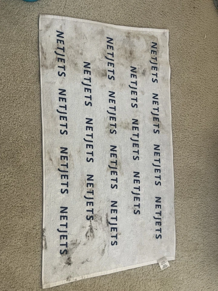 NETJETS Golf Caddy Towel 40 x 20 Inches - Image 3 of 3