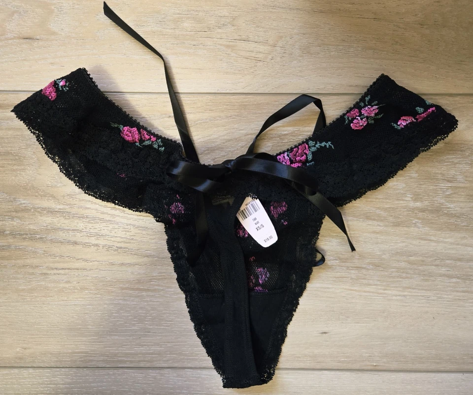Calcinha tanga de renda bordada transparente vintage Victoria's Secret nova com etiquetas XS/S - Imagem 2 de 3