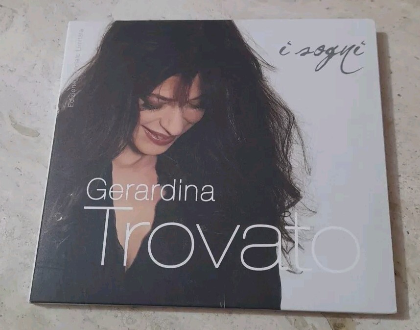 Foto 1 di 8