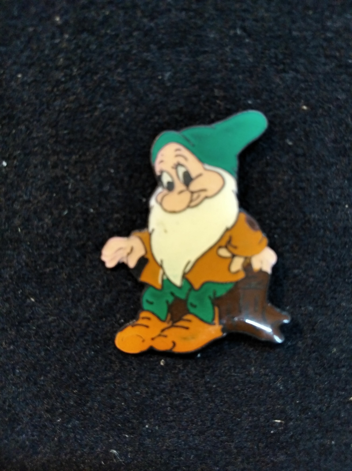 PIN DISNEY SNOW WHITE AND THE SEVEN DWARFS BASHFUL IN TREE