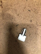 (1) ONE 99-06 Silverado Sierra Tahoe Speedometer Speedo Bezel Dash Clip Clips