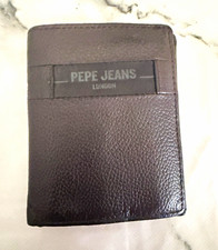 Pepe Jeans Men’s Black Leather Bifold Wallet with Logo, Credit Card Slots
