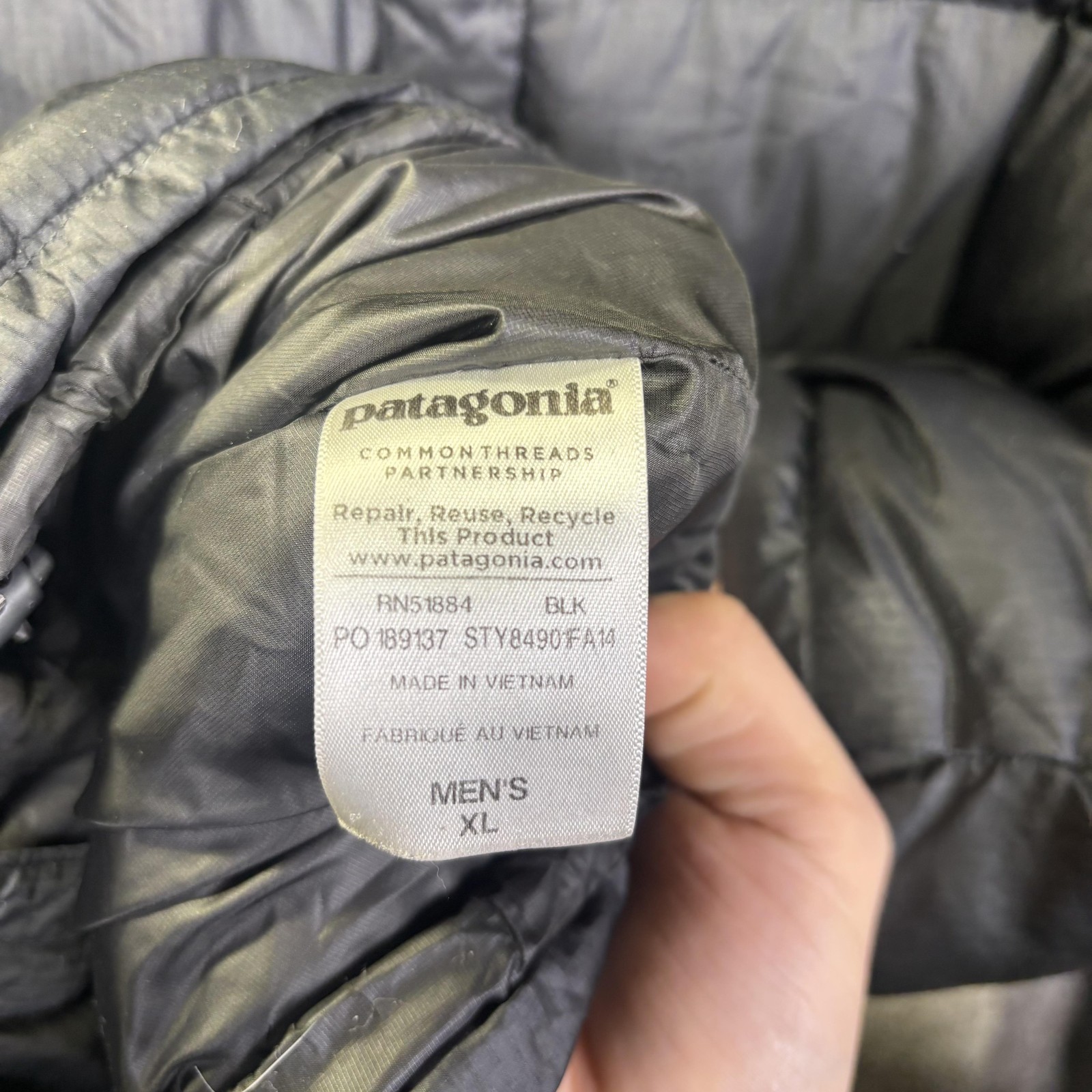 Patagonia Jacket Mens XL Black Down Puffer Hooded Full Zip Hiking Outdoor Casual thumbnail 6