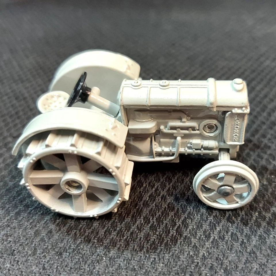 Ertl F6 English Fordson Tractor Model 1/43 scale grey, use with O Gauge railroad - Image 2 of 4