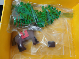 Vintage 1987 LEGO Legoland Castle: Camouflaged Outpost (6066) Complete