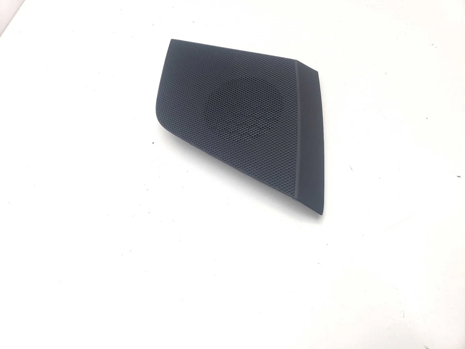AUDI A3 8Y FRONT LEFT DASHBOARD SPEAKER COVER 8Y2857227 2023 - Image 3 of 4