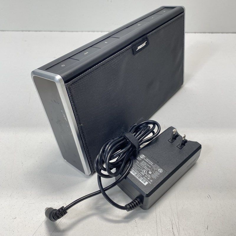 Bose Black SoundLink Wireless Bluetooth Speaker With Charger