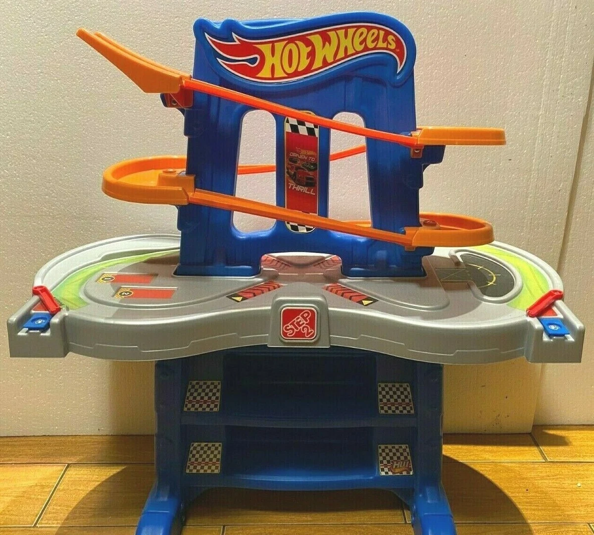 Hot wheels table 2025