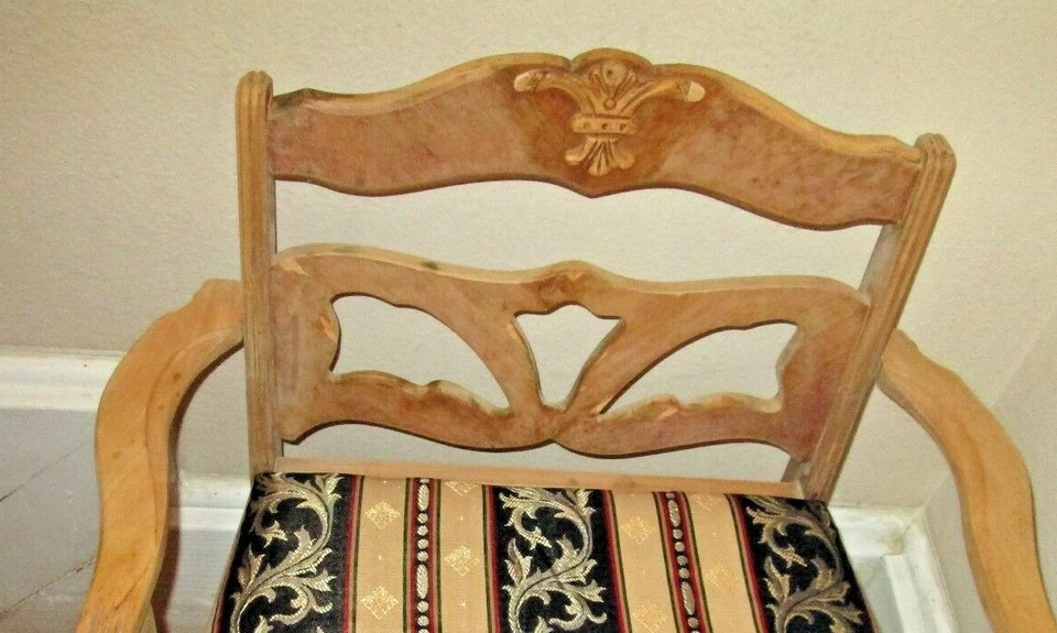 SILLÓN TRASERO TALLADO ESTILO FRANCÉS COLECCIONABLE, RARO CON ESCUDO, BRAZOS DE DESPLAZAMIENTO Foto 2 de 4
