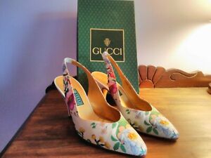 Vintage Women's Gucci Shoes - Miniflora 
