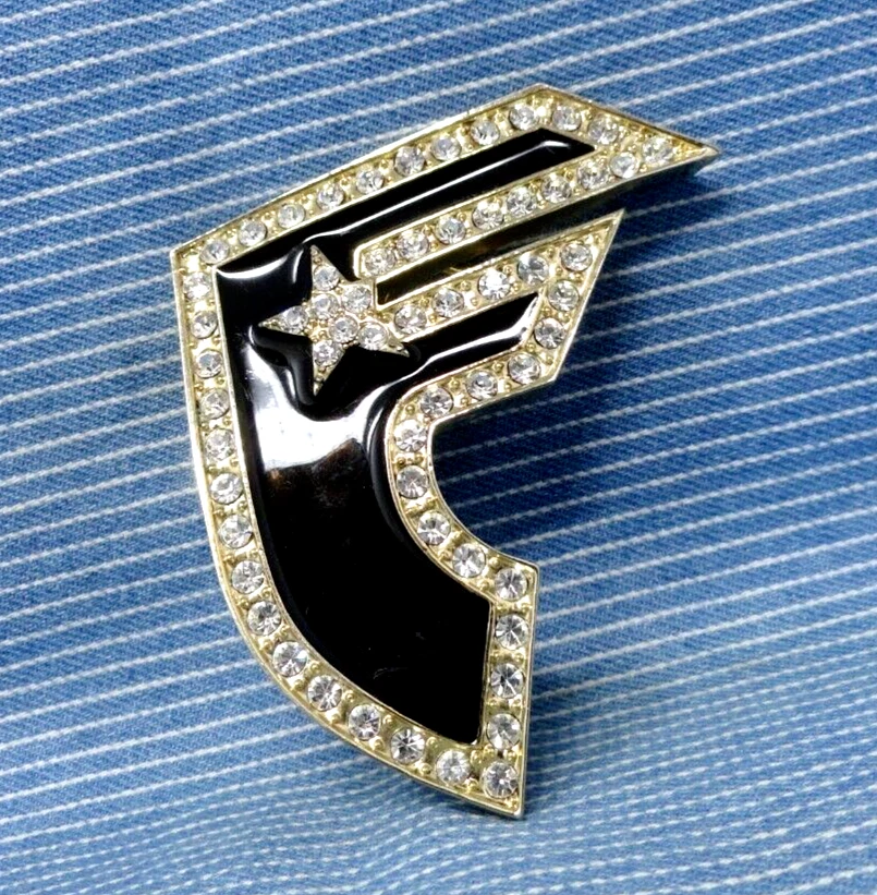 Estrellas famosas y correas F Bling cinturón hebilla hip hop rap música cultura. CPA411 Foto 2 de 4