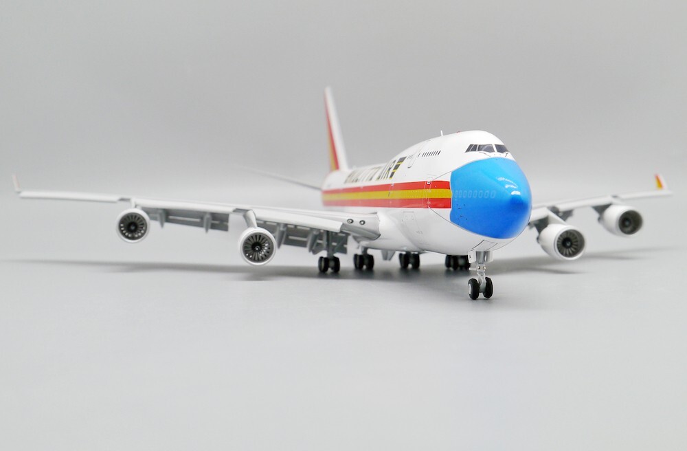 B747-400(BCF) KALITTA AIR FLAP DOWN REG: N744CK W/STAND