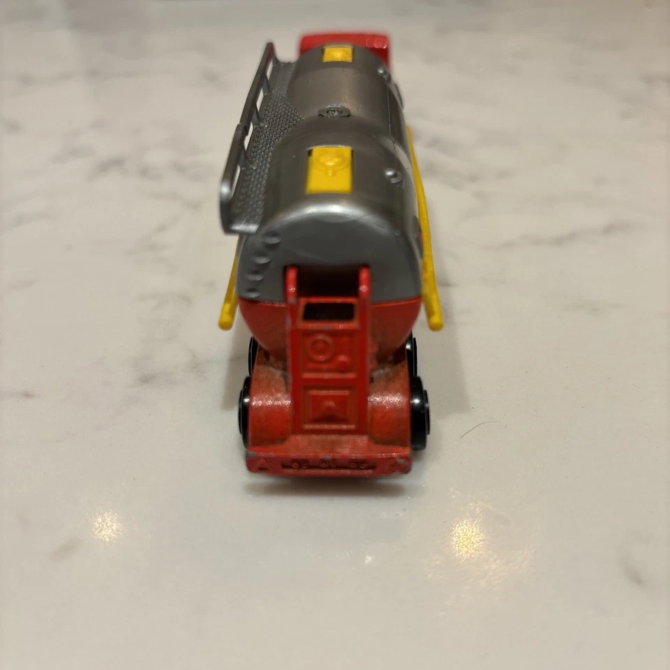 Camión cisterna vintage Majorette No.324 1/100 gasolina Foto 4 de 4