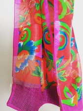 BERKSHIRE WOMAN SCARF DESIGN