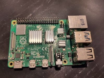 Raspberry Pi 4 Model B (8GB RAM) - incl. Heatsinks (Ideal for Cluster / Homelab)