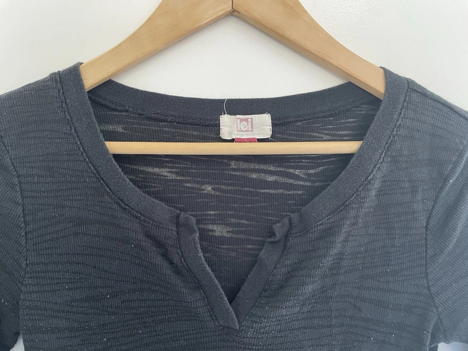 L.E.I. Kid Girl Solid Black Cotton Blend Sheer V-Neck Short Sleeve Shirt L 11/13 Foto 3 de 4