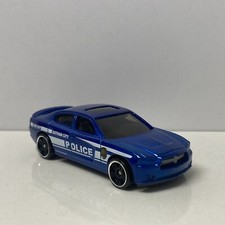 2011 11 Dodge Charger R/T Police Collectible 1/64 Scale Diecast Diorama Model