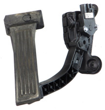 Kia Soul II Pedal Gaspedal 32700-B2120 