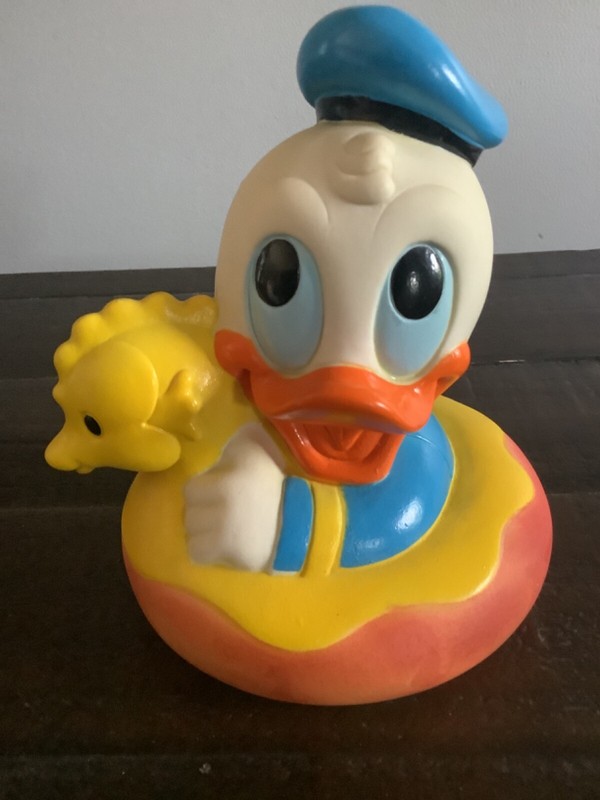 Vintage 1985 Disney Rubber Donald Duck In Seahorse Innertube Toy Bath Or Pool-K