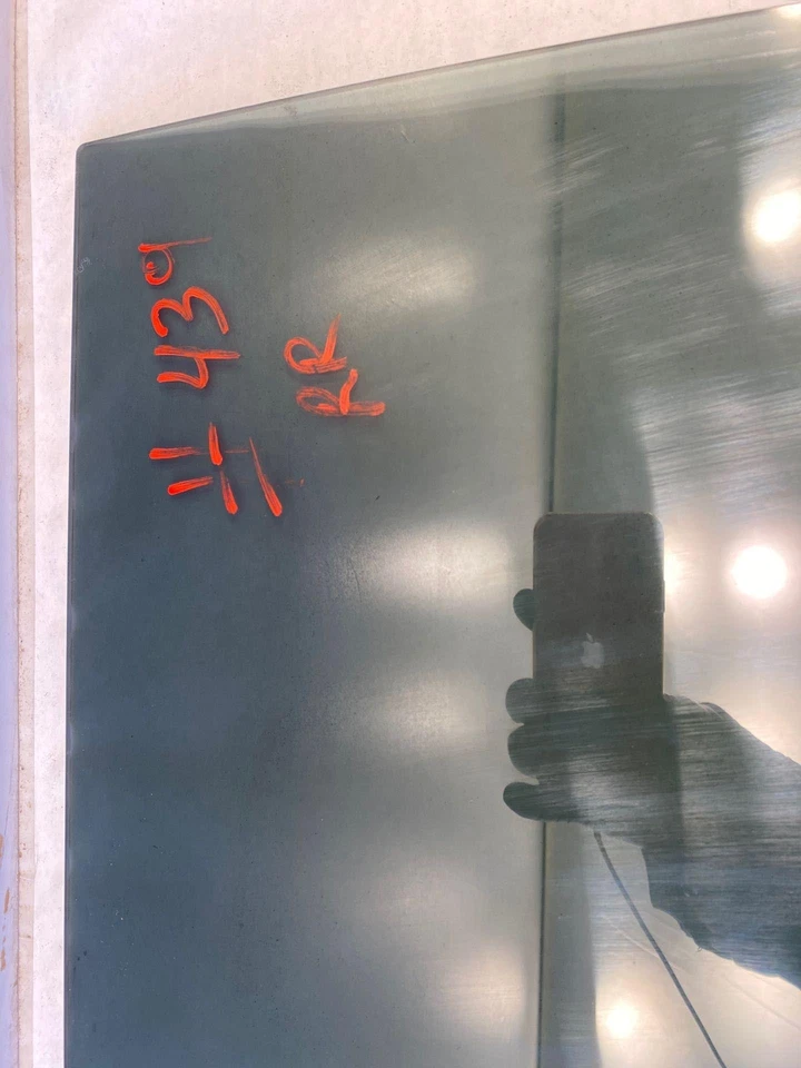 KIA SEDONA LX 2006-2014 3,8 L puerta trasera ventana de vidrio lado derecho del pasajero Foto 3 de 4