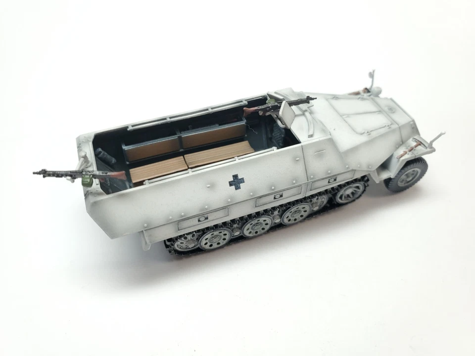 Dragon Armor 60236 1:72 Sd. Coche 251, Ausf D, LAH, Jarkov 1943 Foto 4 de 4