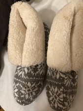 Women  s Gray/Ivory Fair Isle Faux Fur Lined Slip-On Slippers US 9-10
