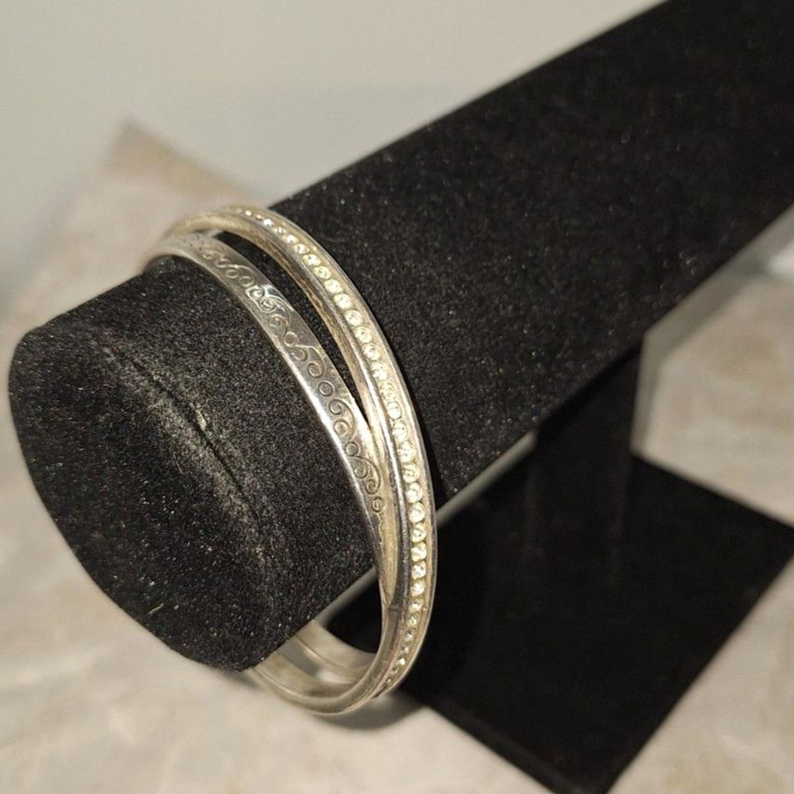 A Vintage Brighton Scrollwork Bangle Bracelet Sil… - image 5