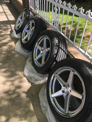 19x9.5 Ferrada Wheels FR3 Silver Machined with Chrome Lip Rims