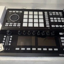 Maschine Studio  Native Instruments - Black