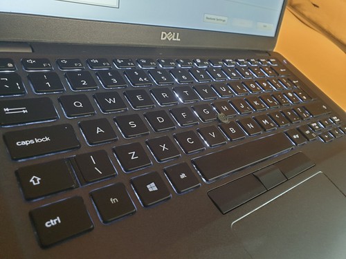 Dell Latitude 5400 14" i5-8350U 1.7GHZ 16GB ,256GB SSD,UHD 620 , WIN 11 ,SL12 - Afbeelding 4 van 17