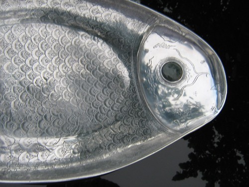 ARTHUR COURT 1975 ALUMINUM 25" LARGE FISH PLATTER WITH SCALES & STONE EYE - Imagen 2 de 12