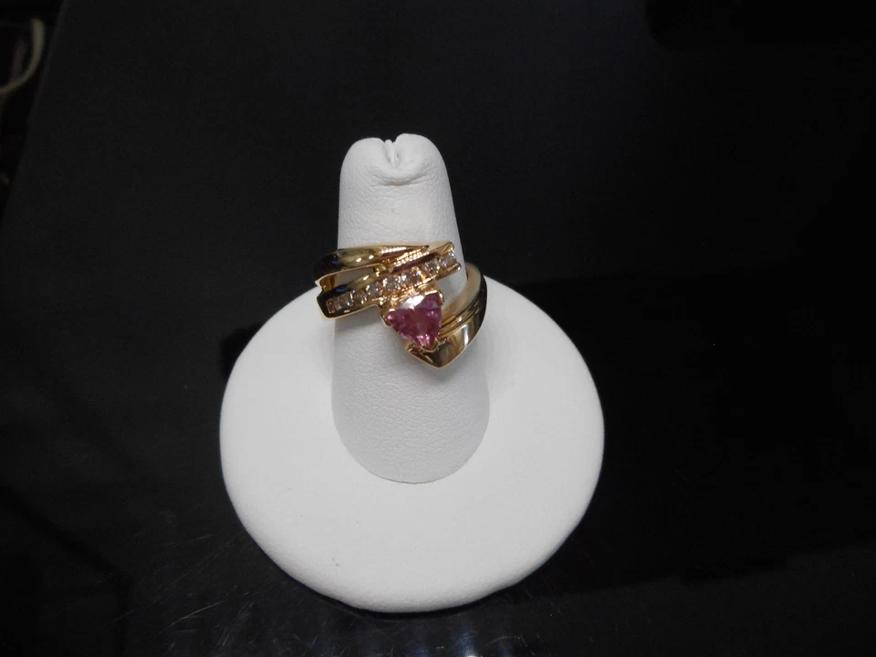 ANILLO DE CÓCTEL LE VIAN ORO AMARILLO 14K ZAFIRO ROSA NATURAL Y DIAMANTES Foto 2 de 4