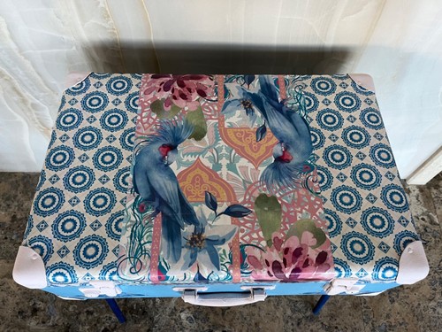 Upcycled vintage suitcase table , side table , coffe table , console table - Picture 5 of 6