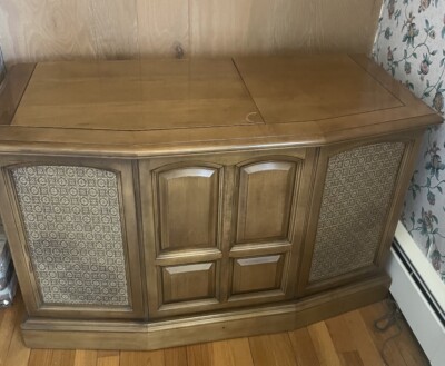 Sylvania Model SC-147K. 1966 Vintage Console With Record Player
