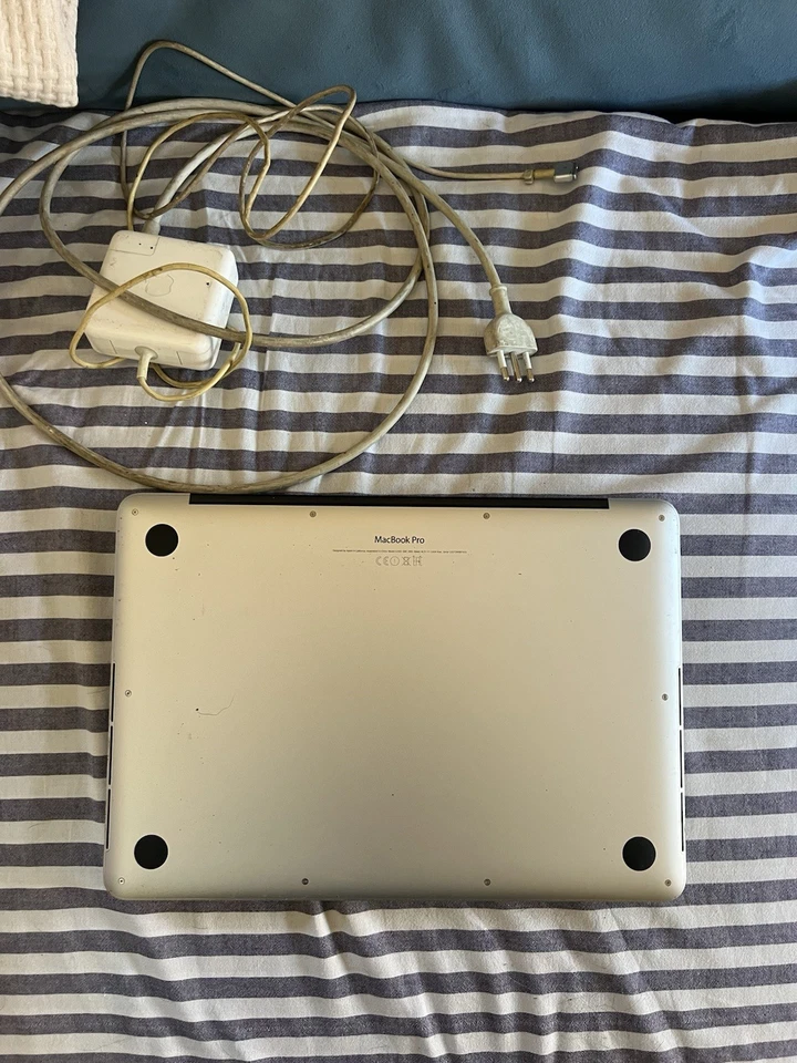 MacBook Pro 13.3" (256GB SSD, Intel Core i5, 2.3GHz , 8GB) GREY USATO OTTIMO, foto 2 di 3