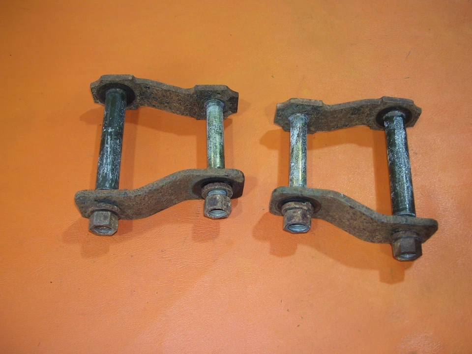 99 Toyota Tacoma 4X4 4WD 2.7 Ex-Cab Rear Leak Spring SHACKLE Shackles PAIR SET Foto 2 de 3