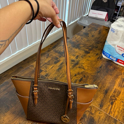 Michael Kors Logo Tote Bag Wallet Set Zip Medium Brown/Tan Gold Hardware