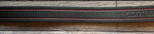 Tumi Belt Black LEATHER Textured Inlay Gunmetal Buckle Size 32” - Picture 11 of 12