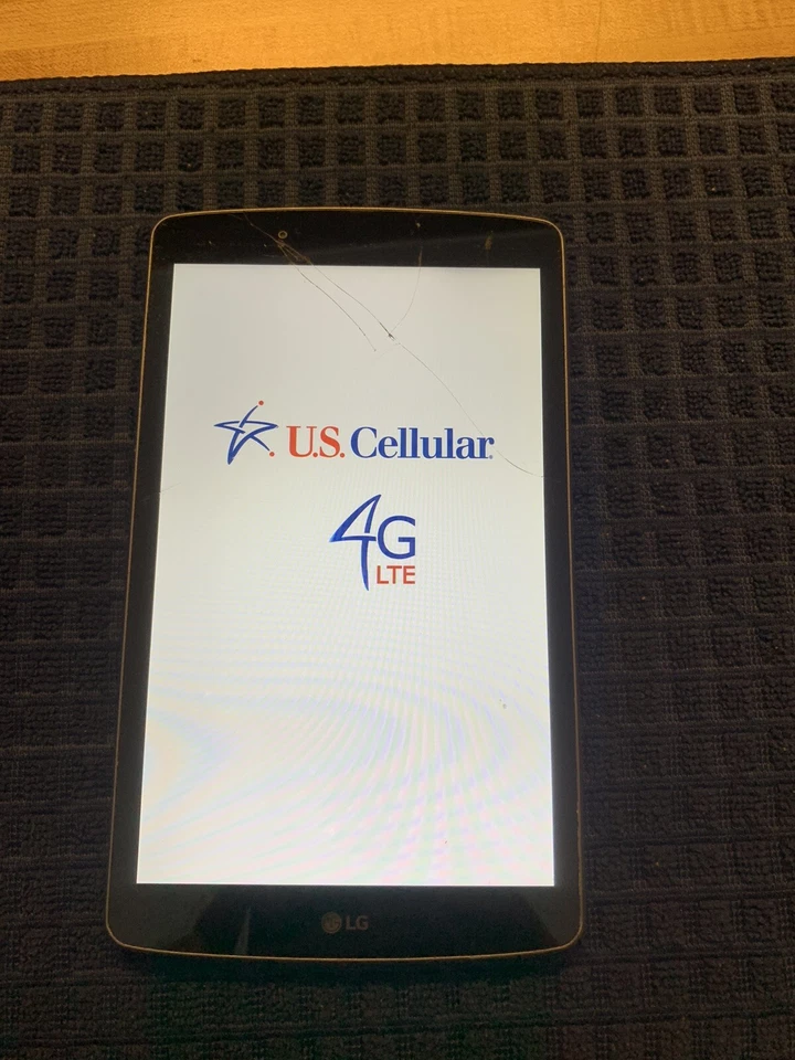 Tablet LG G Pad F 8.0 LTE (2ª Generación) 16GB 4G LTE US CELLULAR Titan Plateada LCD Malo Foto 2 de 4