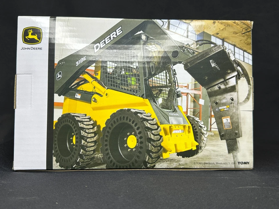 NUEVA réplica fundida a presión minicargadora John Deere ERTL 1/16 318E - LP51308 Foto 3 de 4