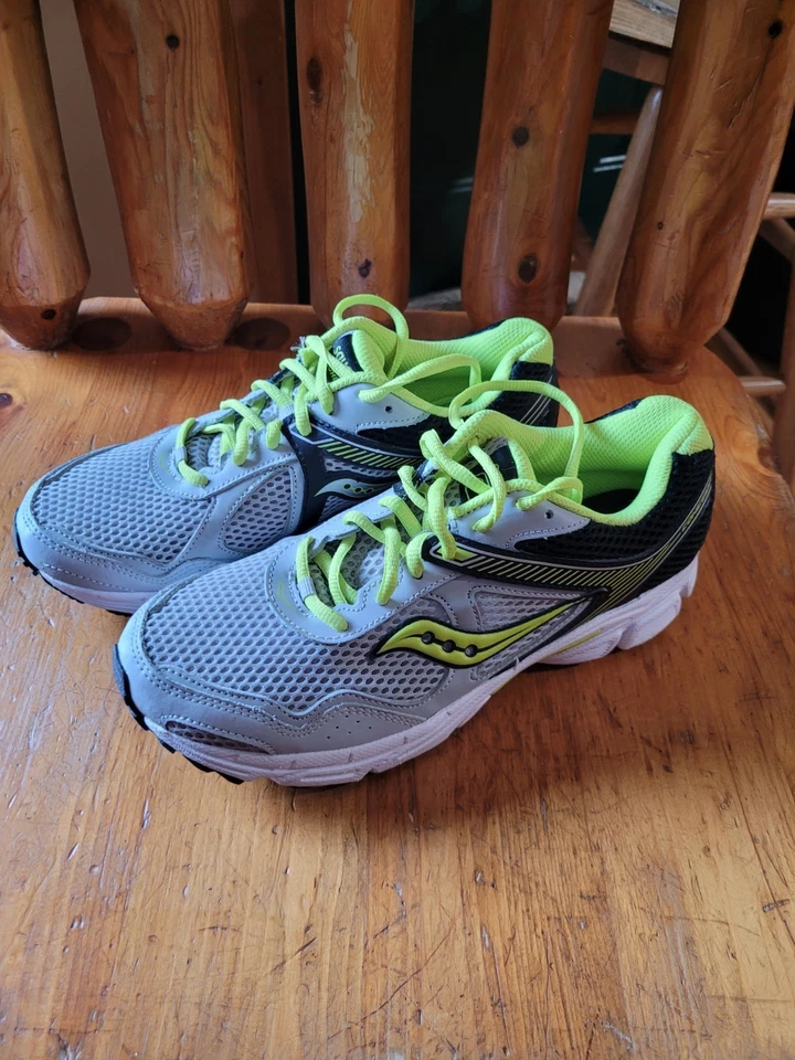 Talla niño. 7 SAUCONY Cohesion 10 Zapatos Gris* Verde Neón Tenis para Correr * Usados en Excelente Condición Foto 2 de 4