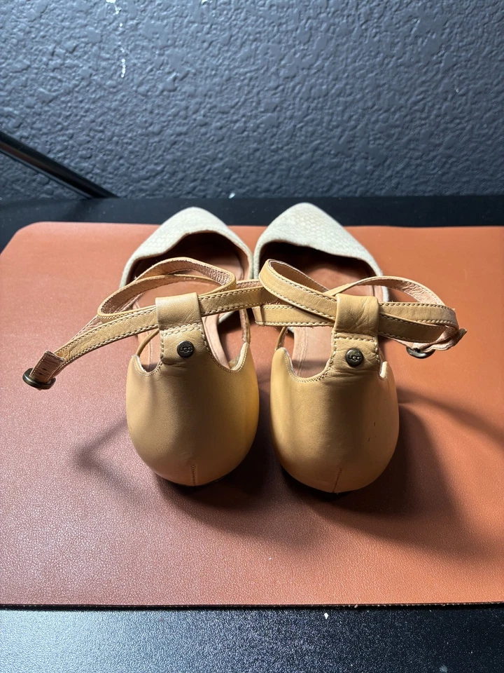 Sapatilhas femininas UGG bege tecido biqueira pontiaguda tornozelo tamanho 10 - Imagem 3 de 4