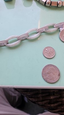 Sterling Silber und Jade ovales Knebelarmband... misst 8 Zoll Ende zu Ende