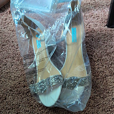 Betsey Johnson Ivory Rhinestone Ankle Strap Strappy Buckle Sandals 11