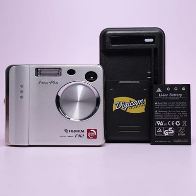 Fujifilm Finepix F401 Compact Digital Camera Bundle with Accessories