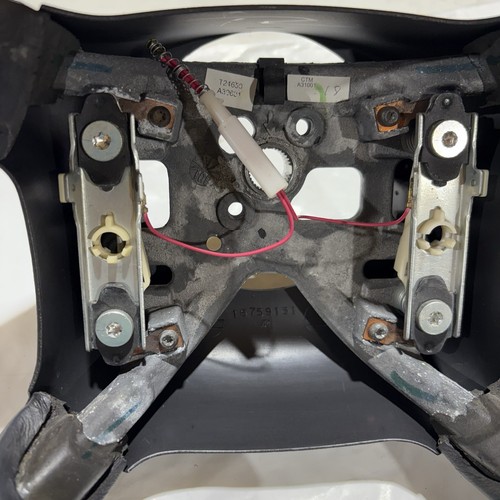 1999-2004 Chevy Silverado (Tahoe) steering wheel w/horn pad (OEM) S-10, Express - Picture 13 of 15
